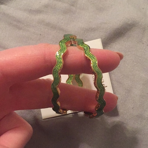 Kate spade large green hoops earrings NWT - Picture 3 of 3